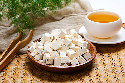 葛根：保護(hù)心腦血管，養(yǎng)肝護(hù)肝！作用全面的中藥本草